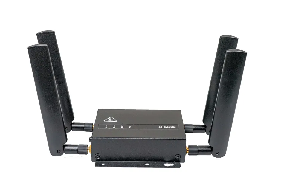 d-link-dwm-311-gp-5g-m2m-poe-modem-dual-sim-router image 1