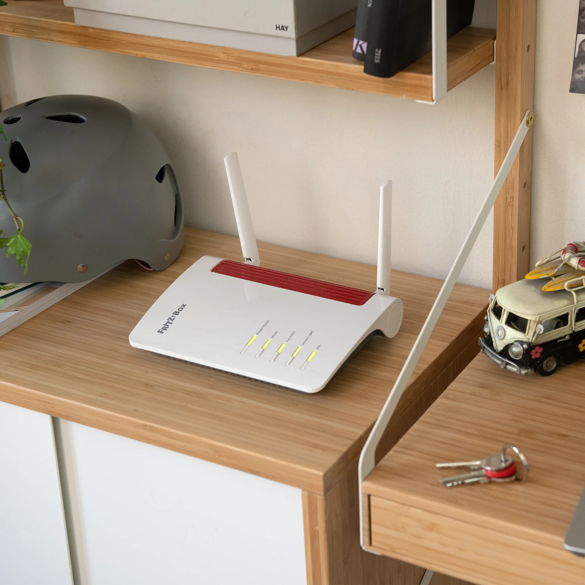 fritz-box-6850-4g-lte-router-wlan-mit-sim-mobilfunk-dect-volte image 2